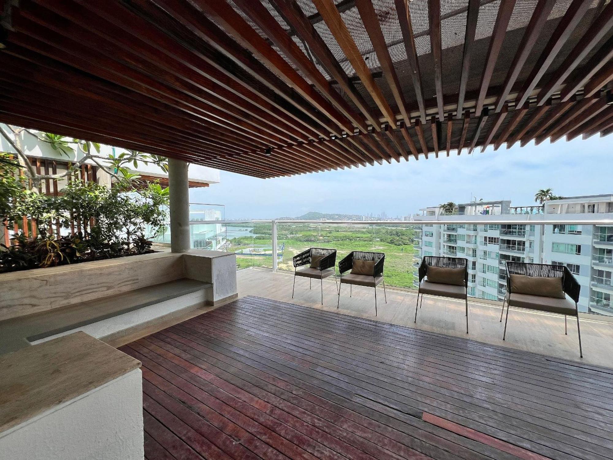 Apartamento 2 Dormitorios junto al mar. Jacuzzi Privado *