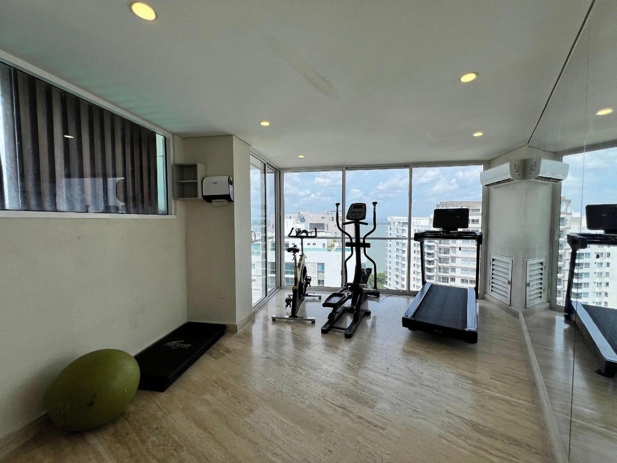 2 Dormitorios junto al mar. Jacuzzi Privado Apartamento