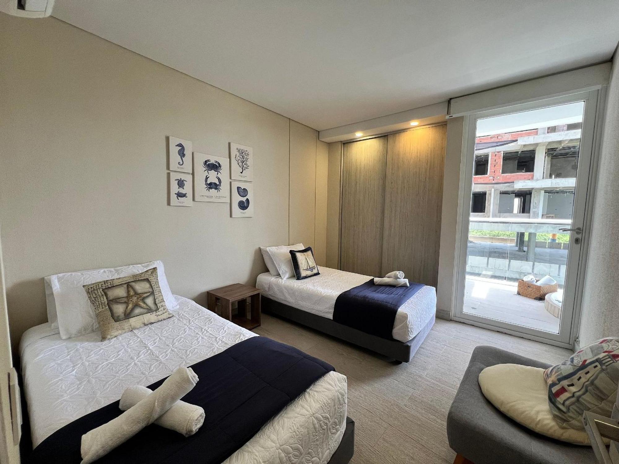 2 Dormitorios junto al mar. Jacuzzi Privado Apartamento *