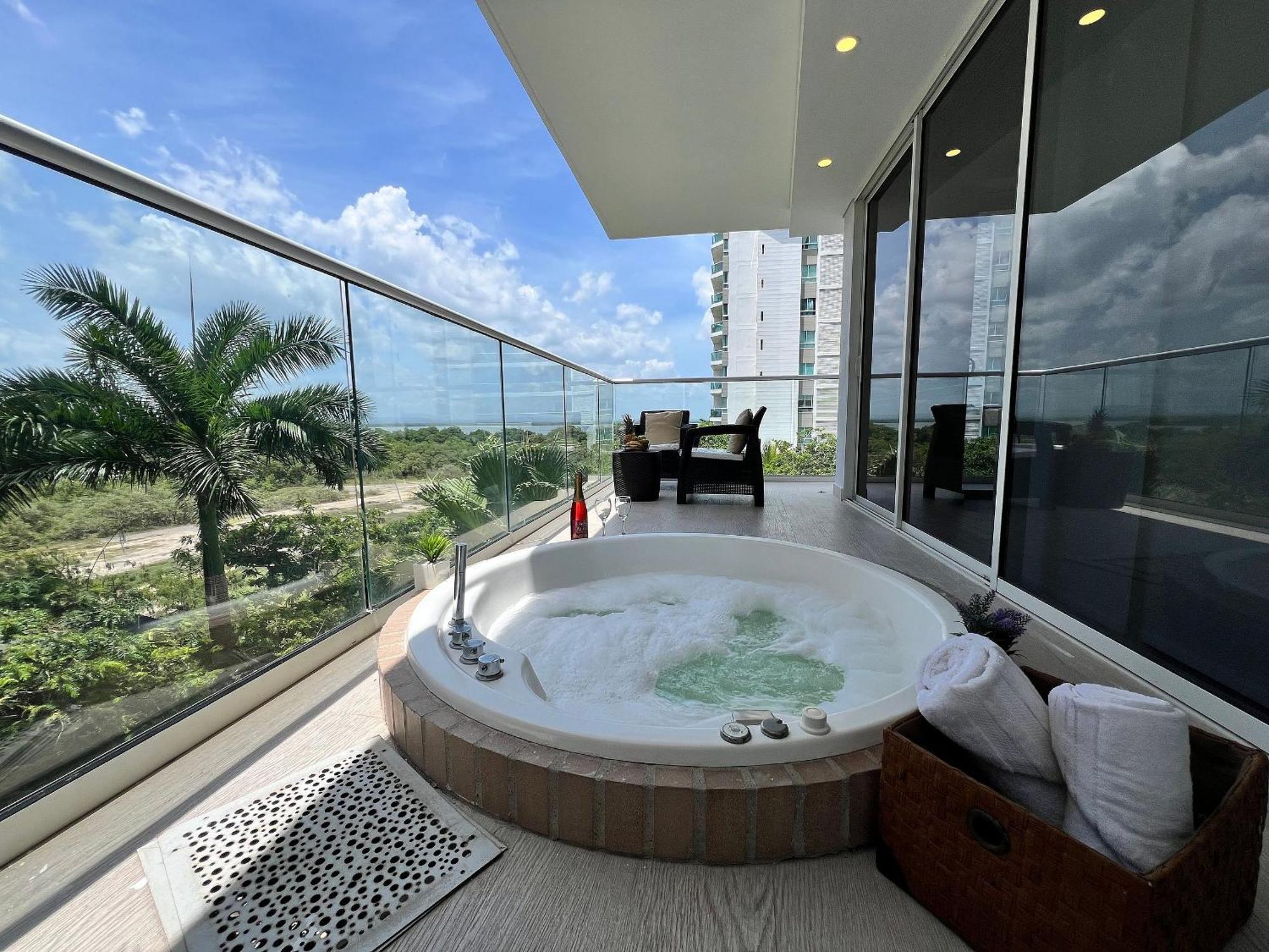 2 Dormitorios junto al mar. Jacuzzi Privado Apartamento Cartagena